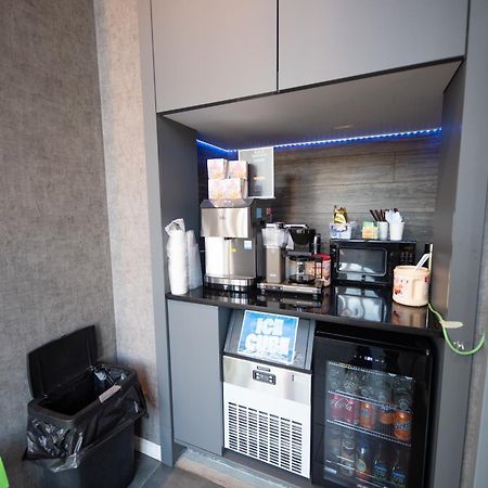 Flushing Garden Hotel New York Bagian luar foto