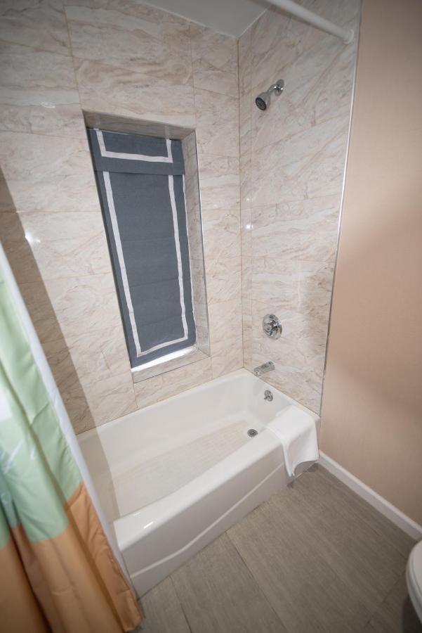 Flushing Garden Hotel New York Bagian luar foto