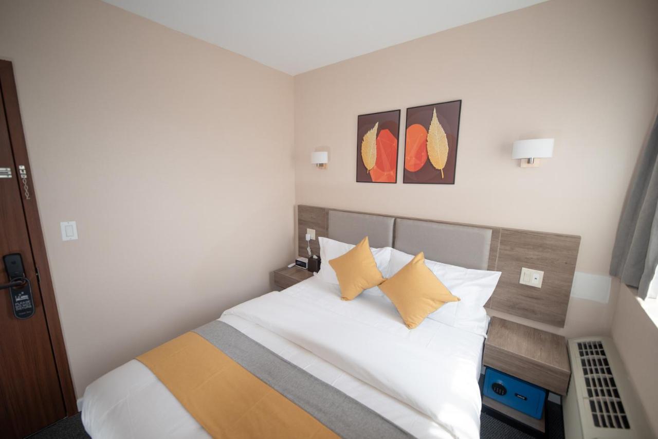 Flushing Garden Hotel New York Bagian luar foto