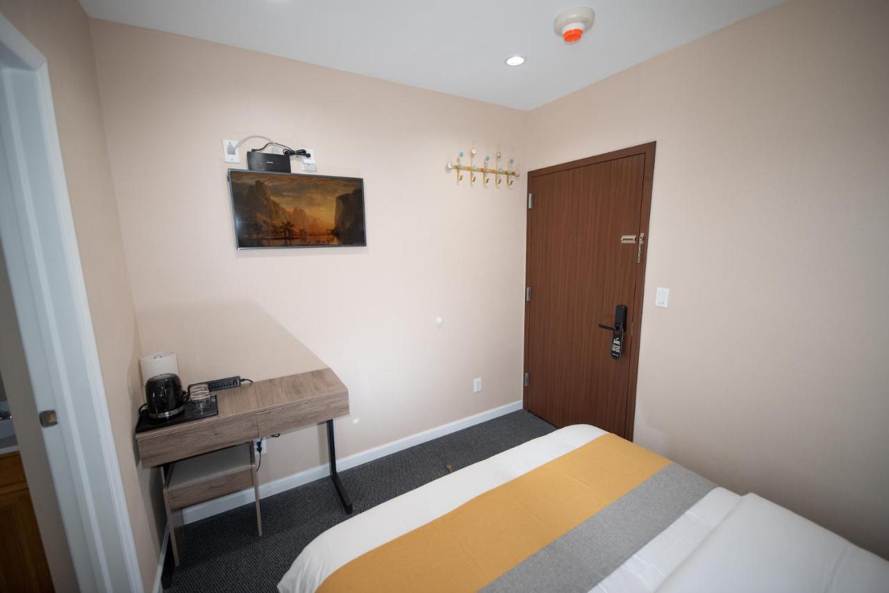 Flushing Garden Hotel New York Bagian luar foto